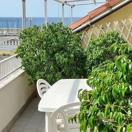 Seagulls, Elegance And Freedom アパート ラヴァーニャ