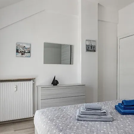 Seagulls, Elegance And Freedom アパート ラヴァーニャ