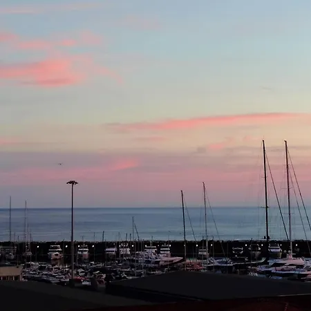 Апартаменты Seagulls, Elegance And Freedom